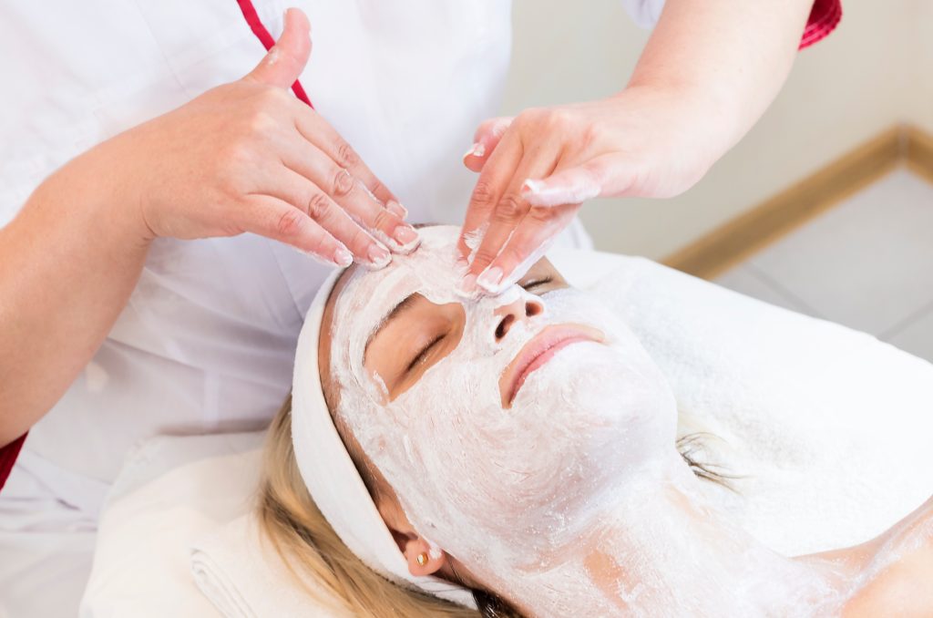 What to Expect at Esthetician School